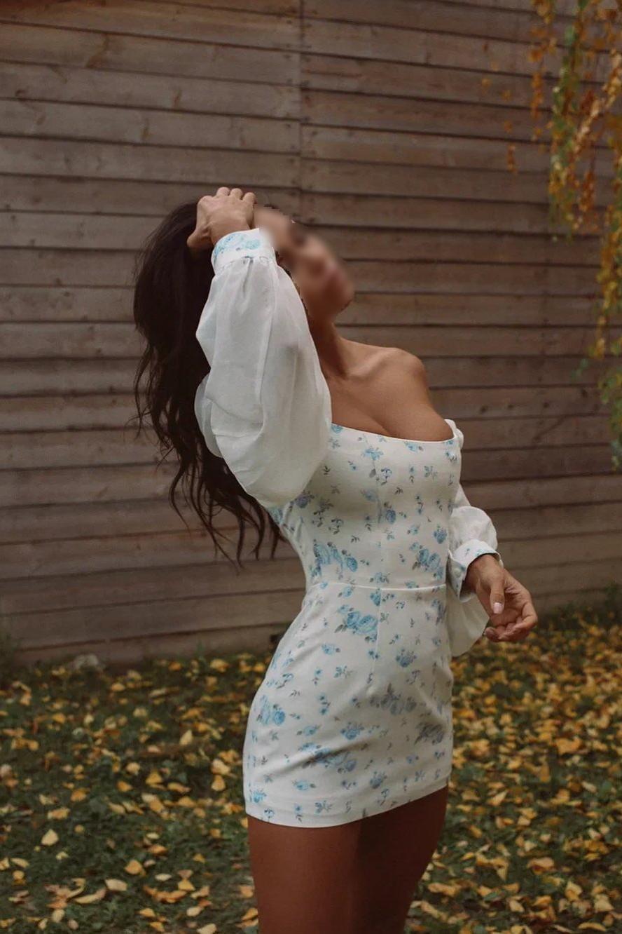 Проститутка Питера Слава с 3 размером груди предлагает интим услуги у метро Адмиралтейская  +7(911)263-24-01 