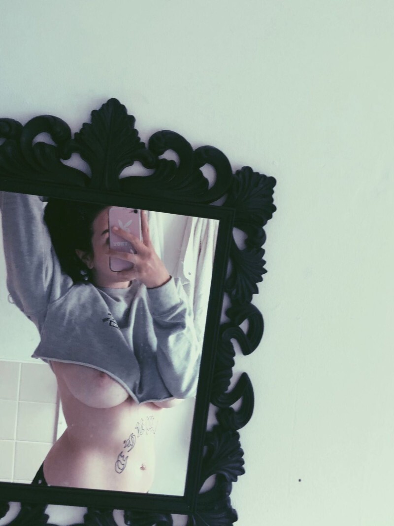 Проститутка Питера Кристи с 3 размером груди предлагает интим услуги у метро Дунайская  +7(911)830-07-53 