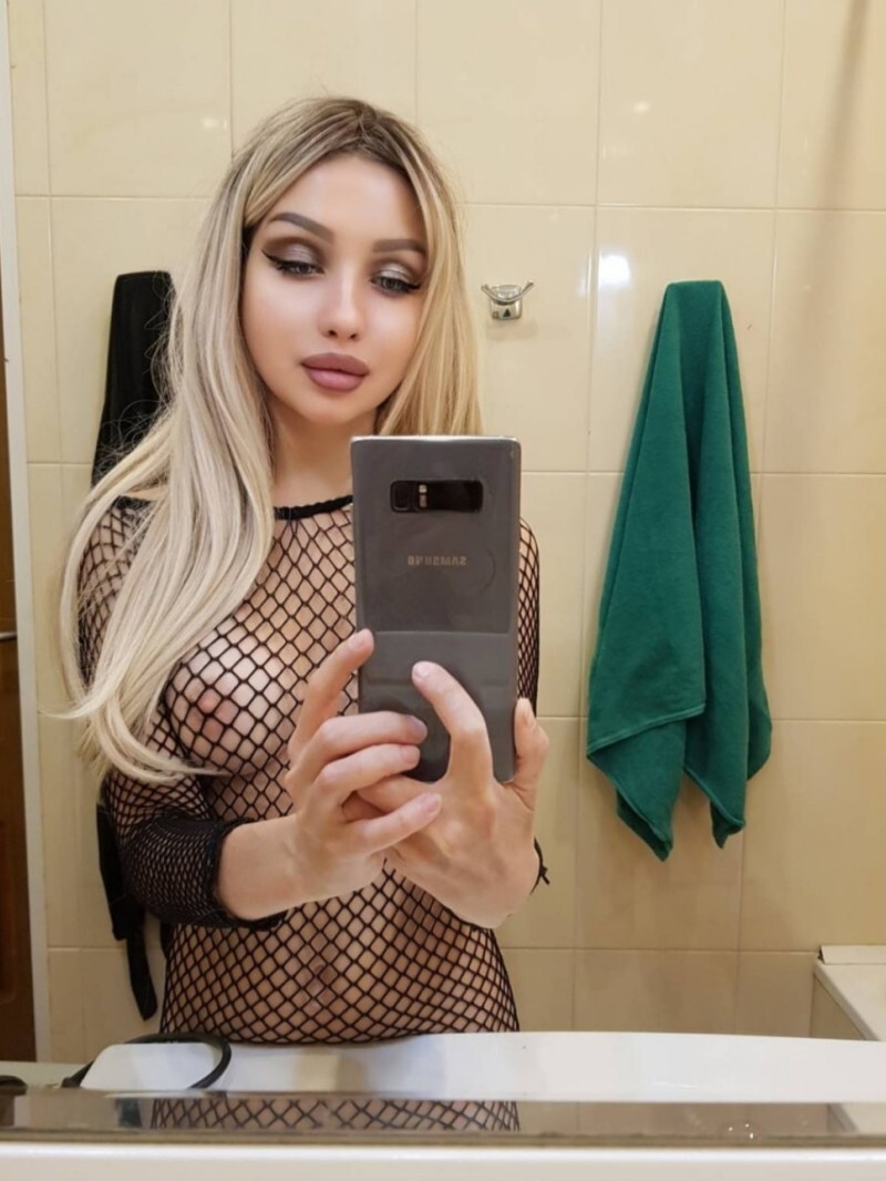 Проститутка Питера Муся с 3 размером груди предлагает интим услуги у метро Петроградская  +7(981)809-84-20 